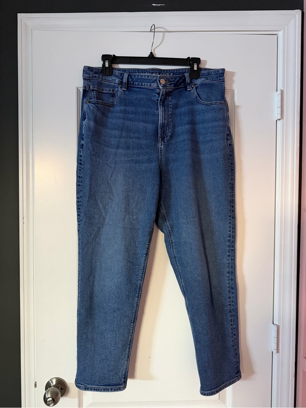 American Eagle Outfitters High-Rise Mom Jean